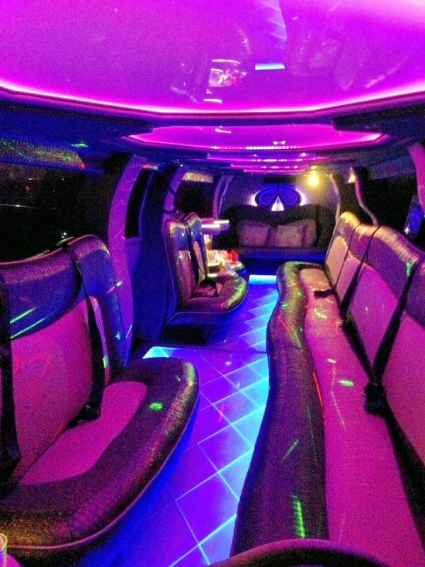 Аренда лимузина спбLimuzin Infiniti Qx-56 Аренда лимузина спб,Limuzin Infiniti Qx-56